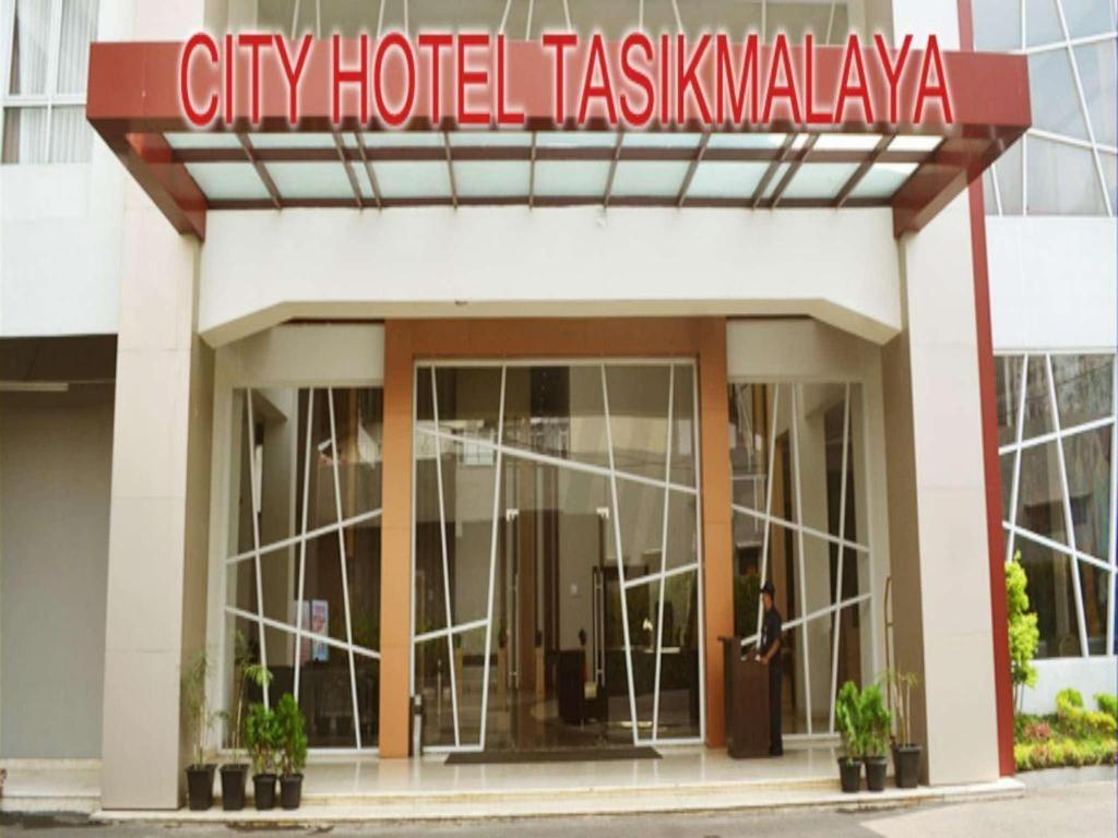 City Hotel Tasikmalaya Buitenkant foto